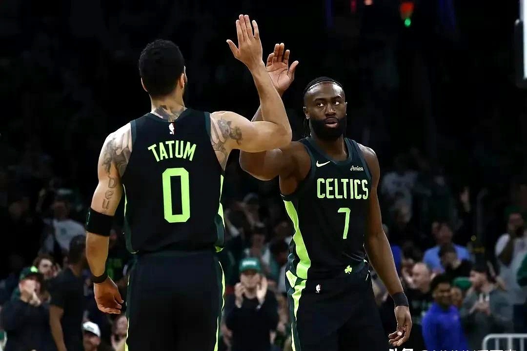 爱游戏体育app下载安装关于塔图姆重要时刻出色发挥，TL带队取胜！的信息