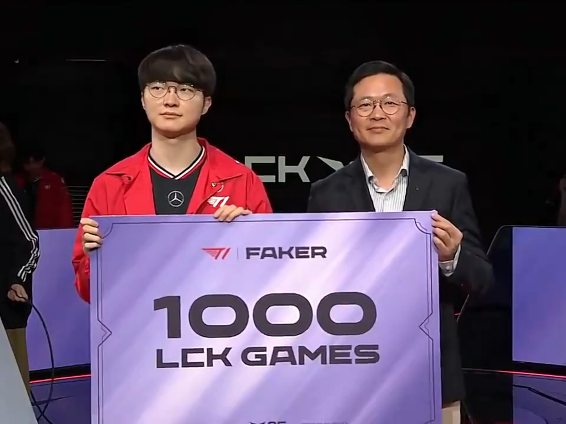 爱游戏体育官方入口 热火前途光明！，Faker新星最后时刻胜出表现突出赛场气氛高涨