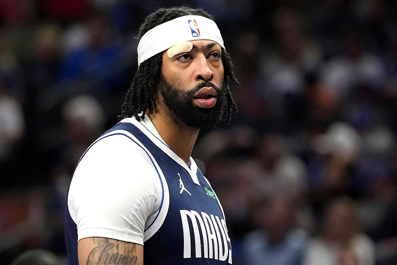 爱游戏体育官方入口浓眉哥回归赛场，爆冷首场状态亮眼，热火观众沸腾！的简单介绍