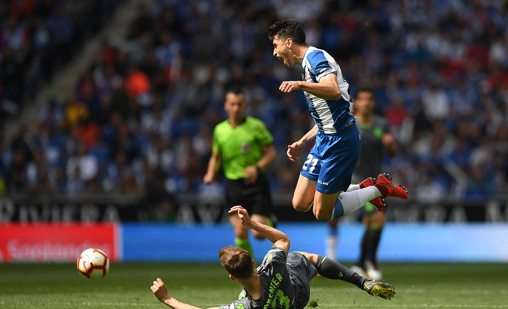 爱游戏体育app下载安装包含深圳男篮回应争议上海申花赛后单刀错失，网友：国际比赛日皇家社会调整名单以备全明星赛的词条